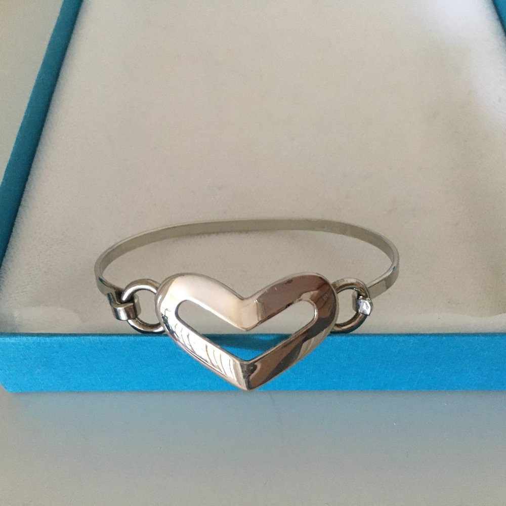 Stunning Heart Bracelet